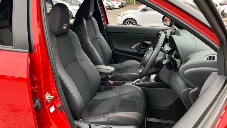 Toyota Yaris Cross 1.5 Hybrid GR Sport 5dr CVT Hybrid Estate